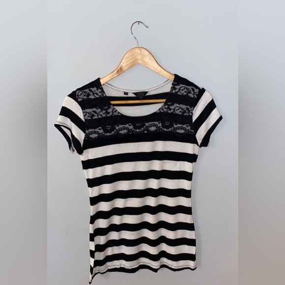 💙 Guess T-shirt - Picture 1 of 4